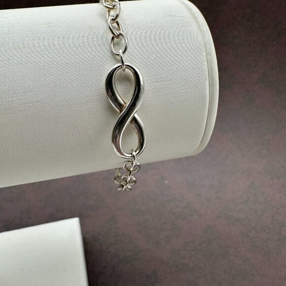 Tiffany & Co. Sterling Silver Infinity Bracelet. - Picture 3 of 15
